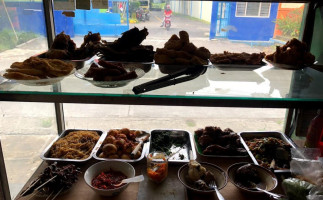 Warung Makan Bu Tarni (ayam Geprek) Dan Kost food