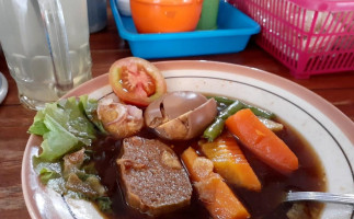 Warung Makan Putra Dhenok food