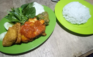 Ayam Bebek Bakar Luna Limura food