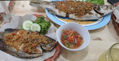 Across Farm Stall Grilled Fish Makassar/manado Special food