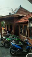 Rumah Makan Joglo Sri Harwati food