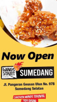 Wings Street Geusan Ulun food