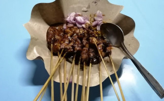 Pak Sholihin Chicken Satay food