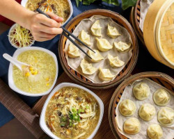 Hóng Jì Zhēng Jiǎo Rè Hé Diàn food
