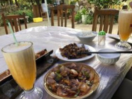 Yuè Xià Lí Bā Nóng Jiā Fàn food