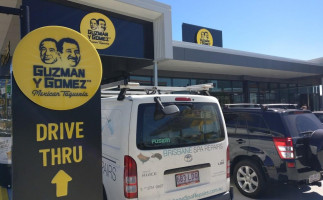 Guzman Y Gomez Acacia Ridge outside