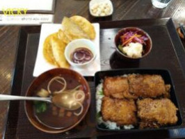 Jīng Jìn Cafe ふぉい food