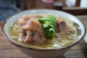 Chuān Píng Gōng Yuán Chá Wū food