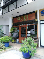 Cecil's Cafe food