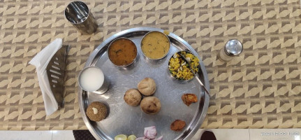 Shree Pandit Ji Ka Paratha food