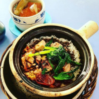 Lian He Ben Ji Claypot food