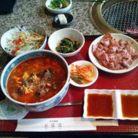 Xīn Luó Guǎn Míng Dōng Běn Diàn food