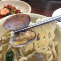 아줌마해물칼국수 food