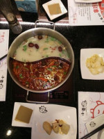 Xiǎo Méng Niú Dǐng Jí Má Là Yǎng Shēng Guō Xīn Zhuāng Diàn food