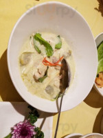 Mae Kung Thai food