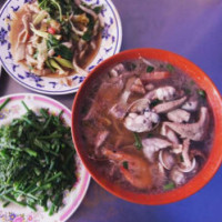 ā Chuān Miàn Diàn Yǔ Sǎn Diàn food