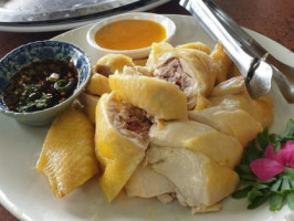 Sān Yì Tǔ Jī Chéng Huā Yuán Cān Tīng food