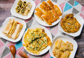 Xìng Fú Guō Tiē Yǒng Fú Diàn food