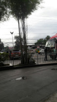 Jollibee outside