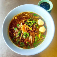 Pa Noi Beef Noodles food