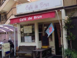 Cafe De Brun outside