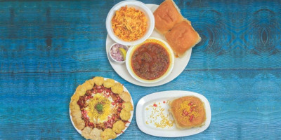 Balaji Bombay Vada Pav food