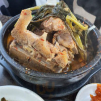 팔복감자탕 food