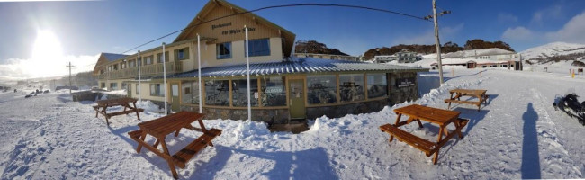 Eiger Chalet White Spider Restaurant Bar outside