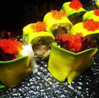 La Phong Sushi House food
