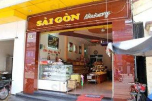 Saigon Bakery outside