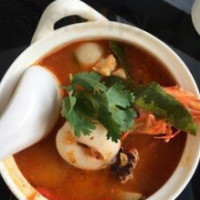 Simplythai Tiān Tài Cān Tīng Hóng Méi Diàn food