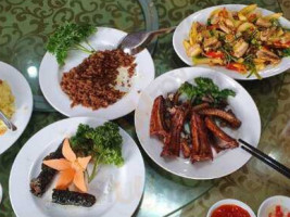 Nhà Hàng Rắn Thế Hùng food