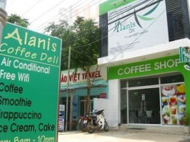 Alanis Coffee Deli outside