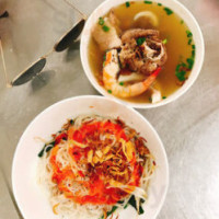 Hủ Tiếu Tuyết Ngân food