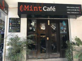 Mint Café inside