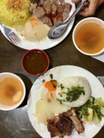 Cơm Sườn Đào Duy Từ food