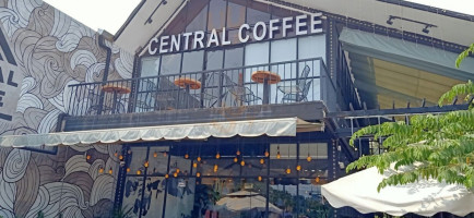 Central Coffee outside