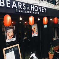 Bears And Honey Tea Kafe inside