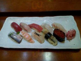 Sushi House Yuraku food