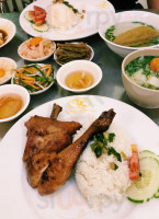 Cơm Tấm Thuận Kiều food