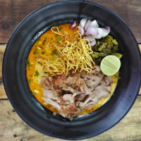 Kha Mu Boran (kathu) food