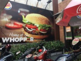 Burger King Thảo Điền inside