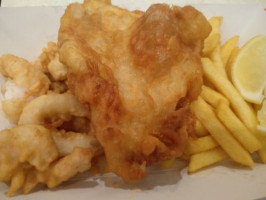 ‪london Fish Chips‬ inside