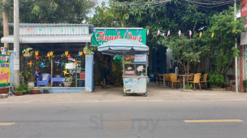 Cà Phê Thanh Duy outside