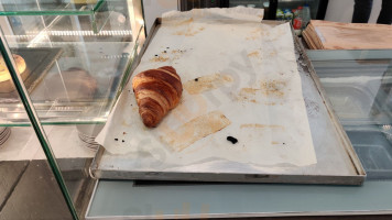 ‪la Parisienne Bakery ‬ inside