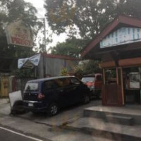 Aling Precy Cakes And Pastries outside