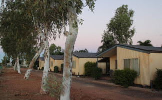 Aaok Karratha Caravan Park food