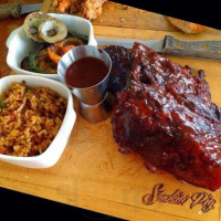 Smokin' Pig Legendary Rib Joint food