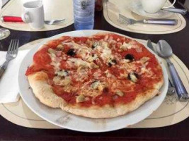 Pizza Italiana food