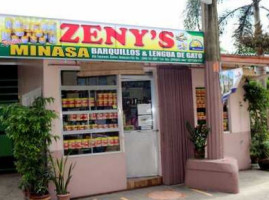 Zeny's Minasa outside